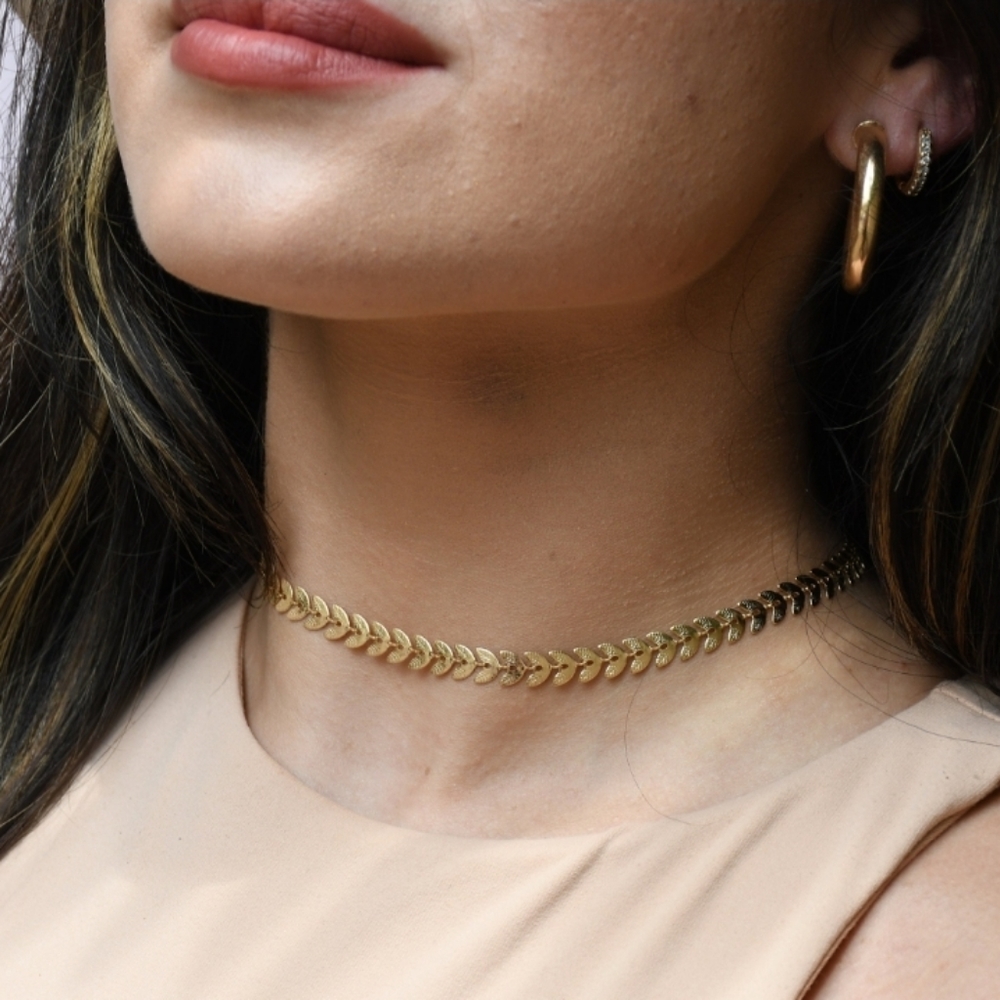 Dainty Chevron Necklace| Gold Arrow Necklace | Repeating Arrow Necklace | Dubai